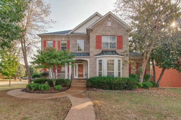 Debbie Herrington at Re/Max Carriage House