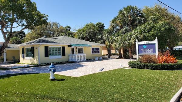 Waterfront Properties and Club Communities