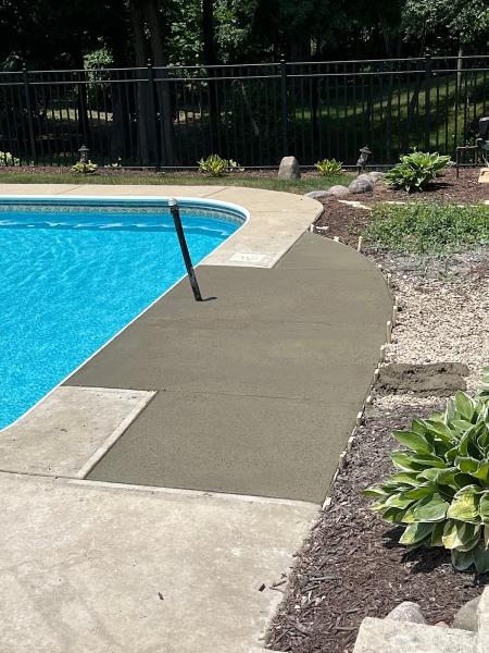 Chip and Dip Pool and Spa Service