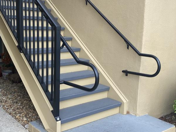 Zee's Roofing & Construction