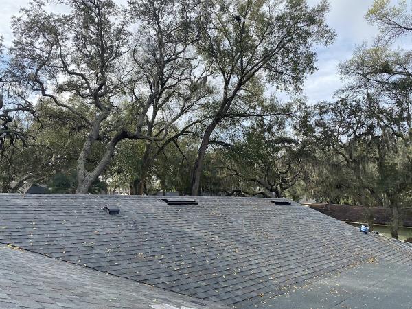 Zee's Roofing & Construction
