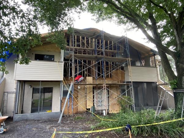 Zee's Roofing & Construction