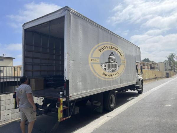 Professional Movers LLC