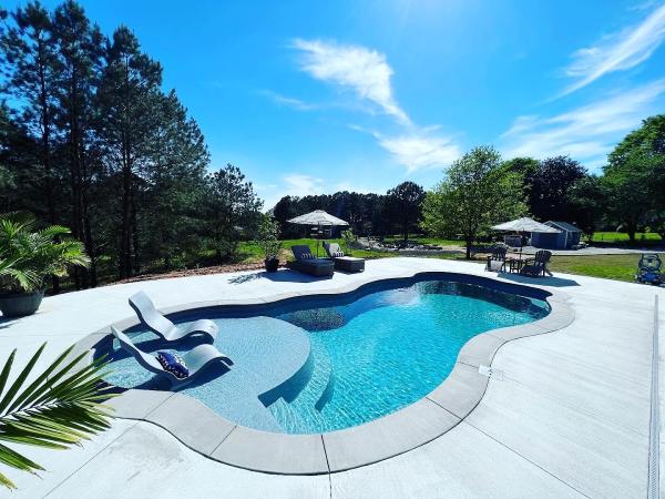 Sundial Pools