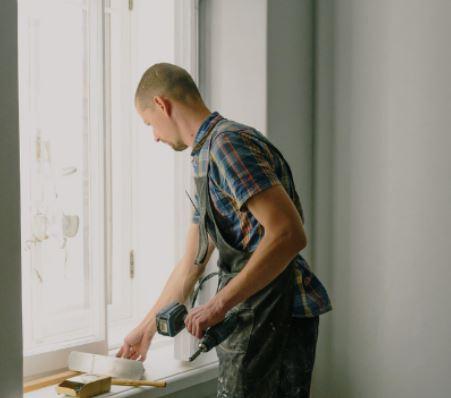 Skillful Eli Handyman