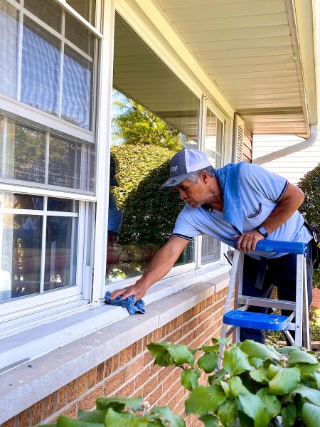 Bubbles Window Washing & Gutter Cleaning