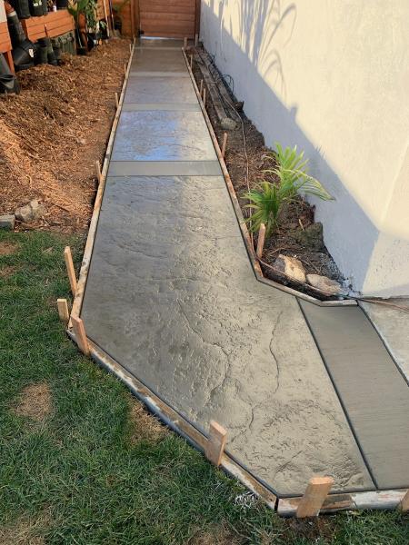 Paradise Gardens Landscaping LLC