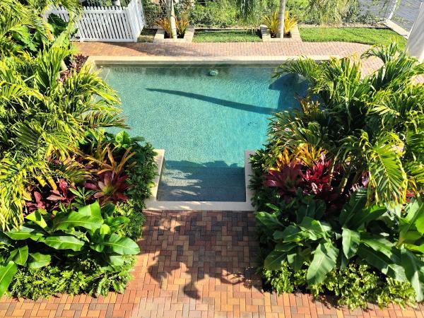 Pura Vida Tropical Gardens LLC