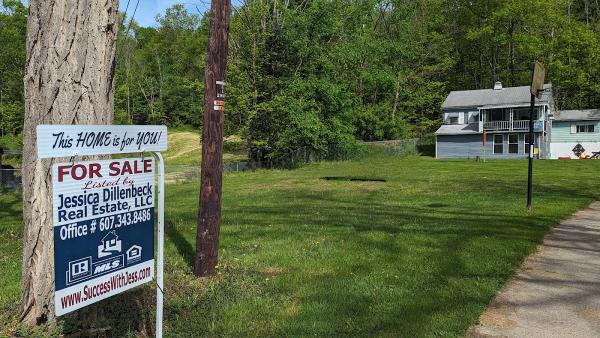 Jessica Dillenbeck Real Estate