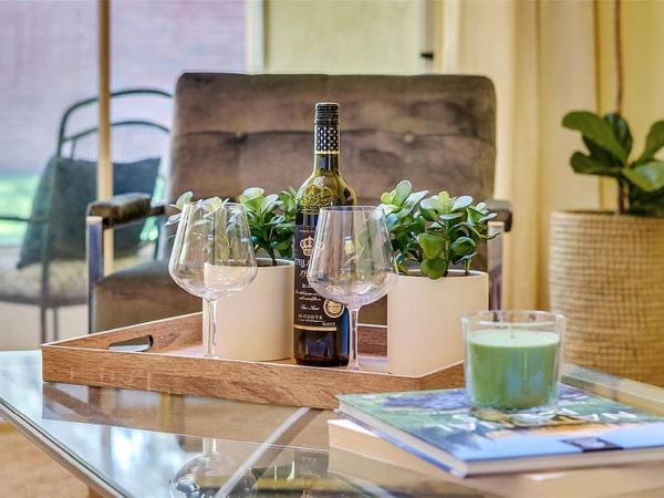 Restyled Spaces by Shelly: Home Staging and Interior Decorating
