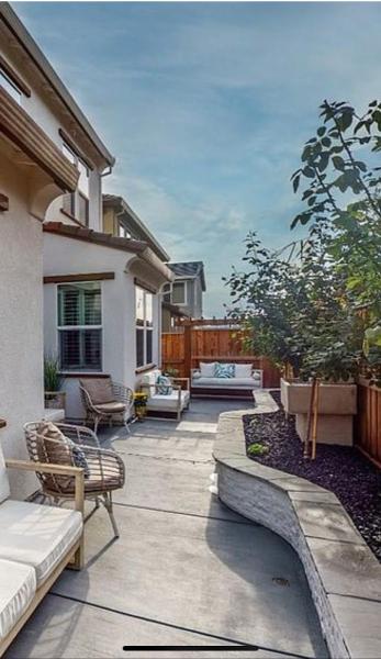 Hillside Landscaping & Design