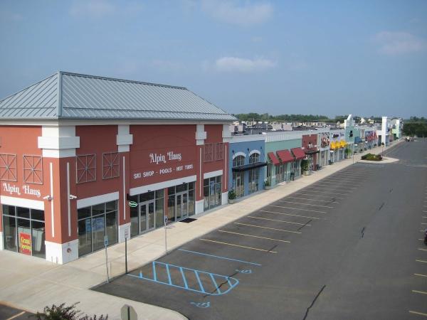 Alpin Haus Pools and Ski Shop