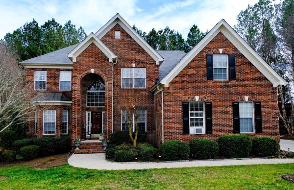 Monarch Roofing & Construction