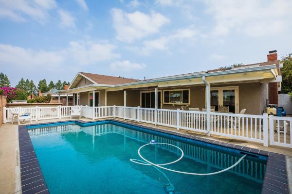 Karen Betancourt Realtor -Pinnacle Estate Properties