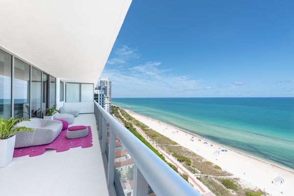David Siddons Group at Douglas Elliman