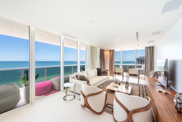 David Siddons Group at Douglas Elliman
