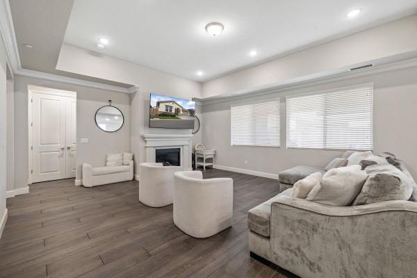 Dustin Boswell- Realtor- Local Expert