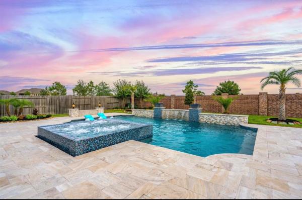 Avree Custom Pools
