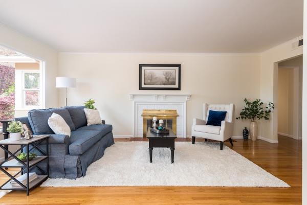 Deja Blue Home Staging and Design