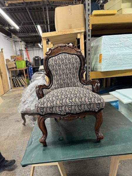 Peroni's Upholstery