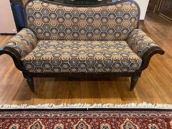 Peroni's Upholstery