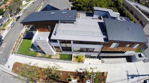 Moe Building