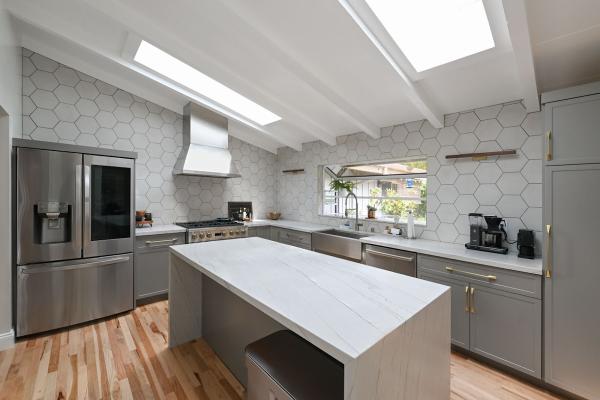 Green Bay Remodeling Inc