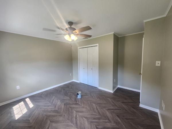 Frank's Deluxe Painting LLC