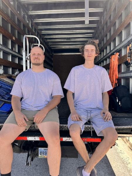 Vegas-Moving