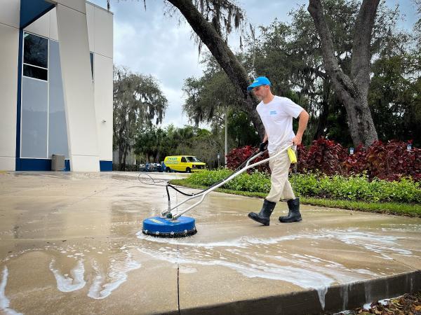 Finicky: Window Cleaning & Pressure Cleaning