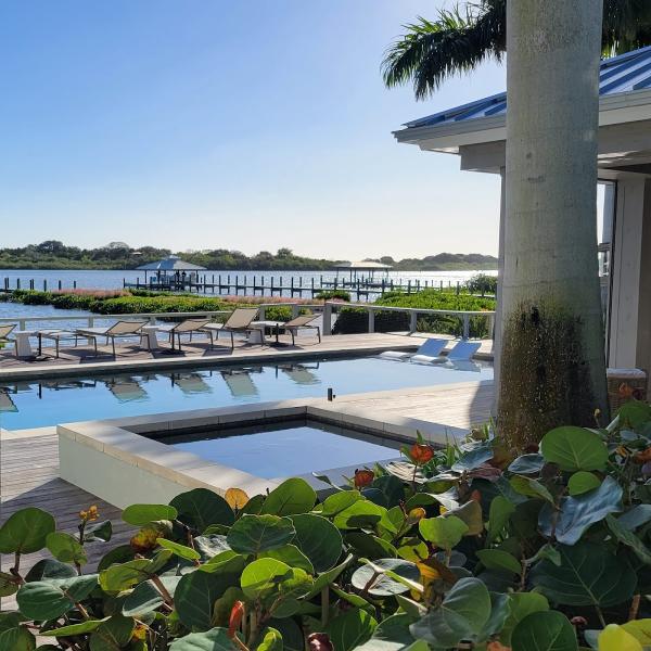 Tropical Window Cleaning Home & Commercial Services