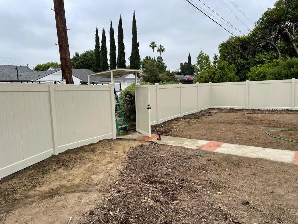 Landa Fence Family Business