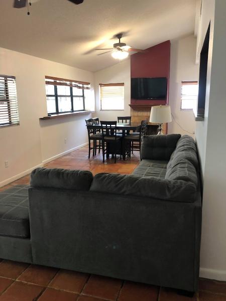 Laura's Cleaning Service LLC