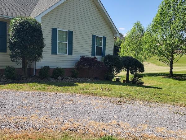 Buckys Lawncare Landscape Maintenance