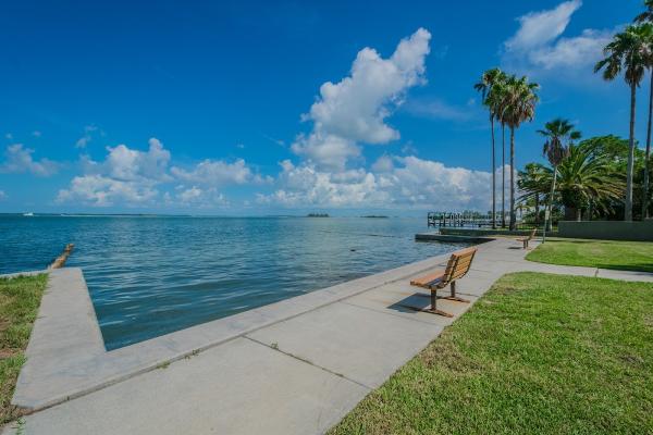 Re/Max Premier Group: Judy Curry
