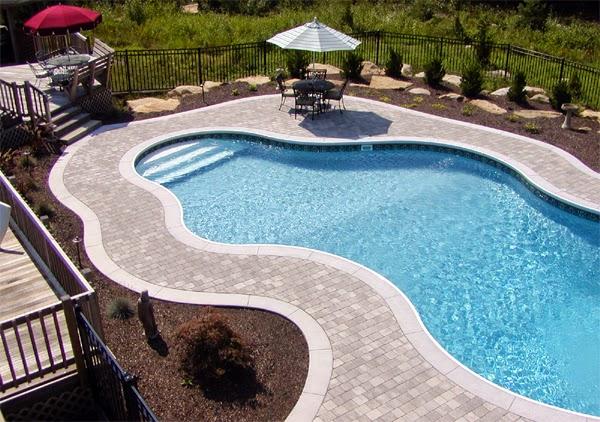 Signature Pool & Spas