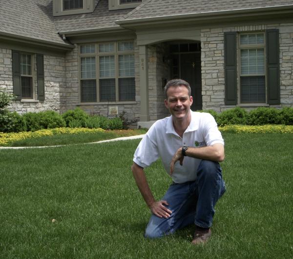 Emerald Lawn Care