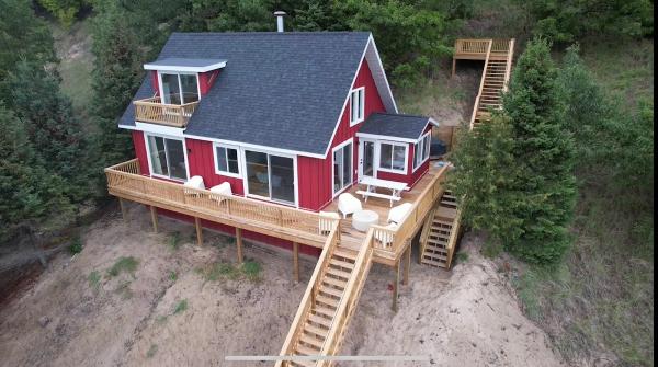 EAS Contractors LLC