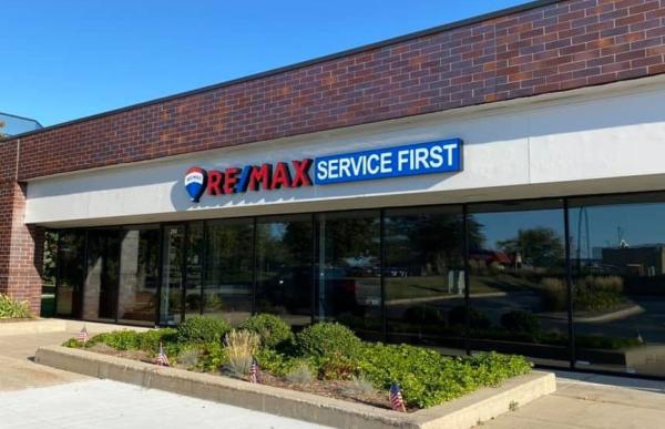 Re/Max Service First & Lake Country