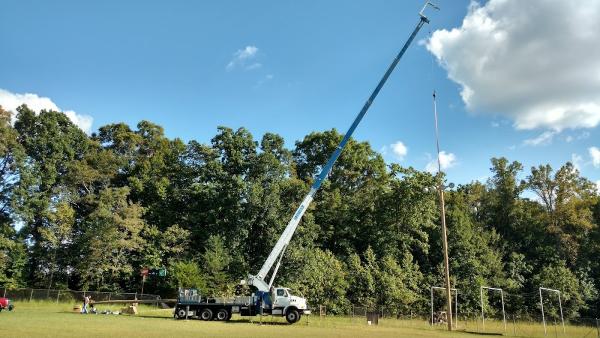 Eleas Sign & Crane Service