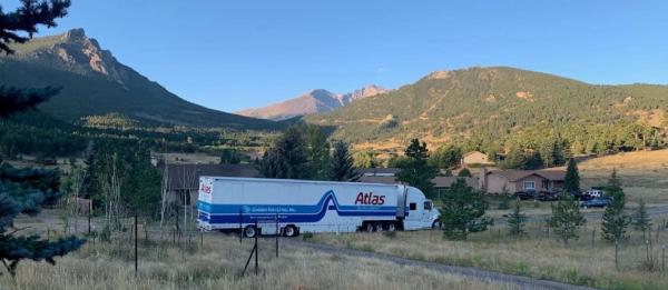 Golden van Lines
