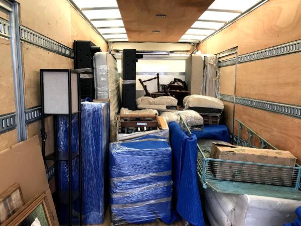 Mammoth Movers LLC