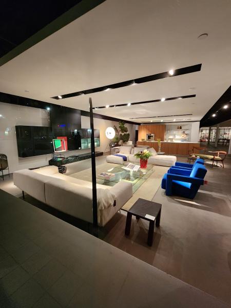 Luminaire Flagship
