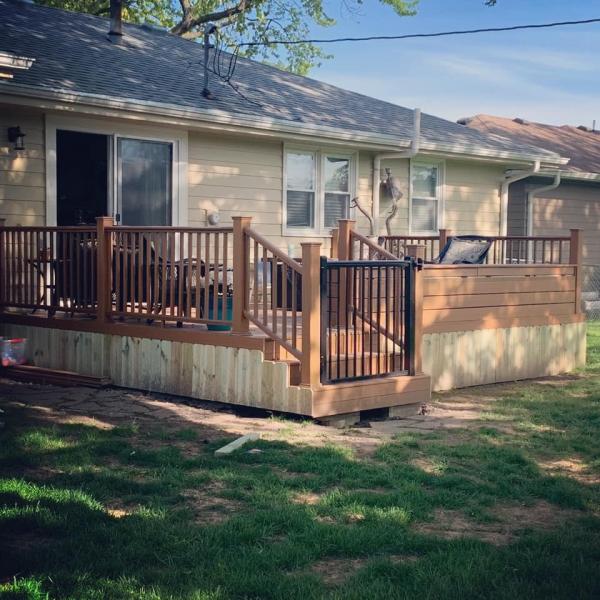 Buck's Decks & Fencing