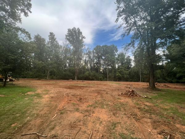 Petty's Lawn Care and Landscaping LLC