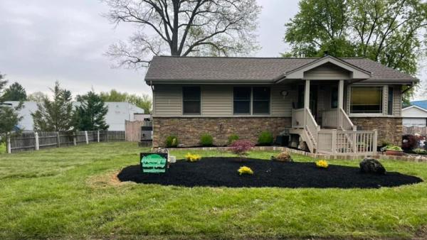 Munz's Lawn Service & Landscaping
