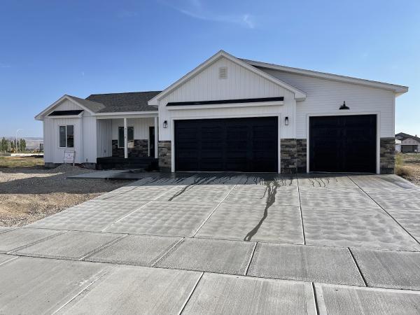 Frontier Custom Homes Inc.
