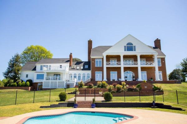 Charlotte Rouse Top 1 % Worldwide Realtor
