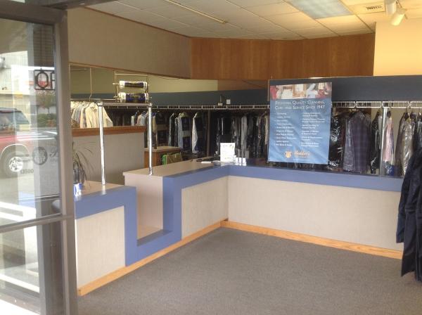 Bakker's Fine Dry Cleaning