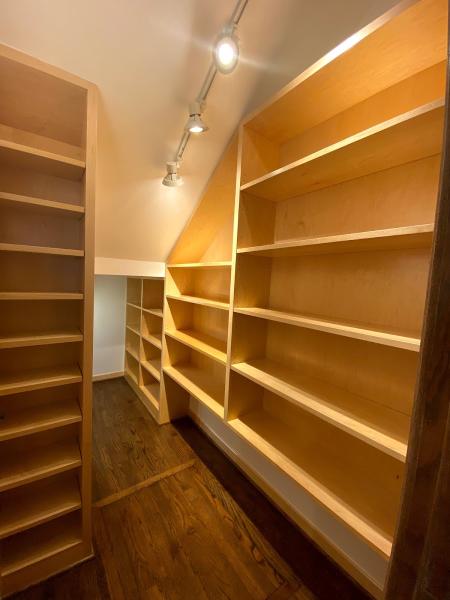 Reyes Custom Millwork- Custom Cabinets Dallas